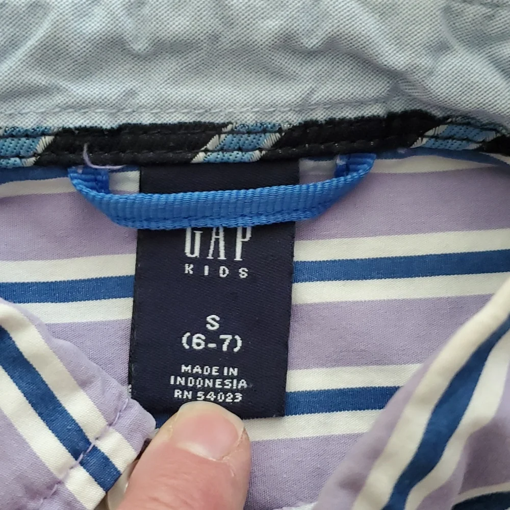 GAP Boys Long Sleeve Purple Striped Buttondown Shirt Size‎ 6-7